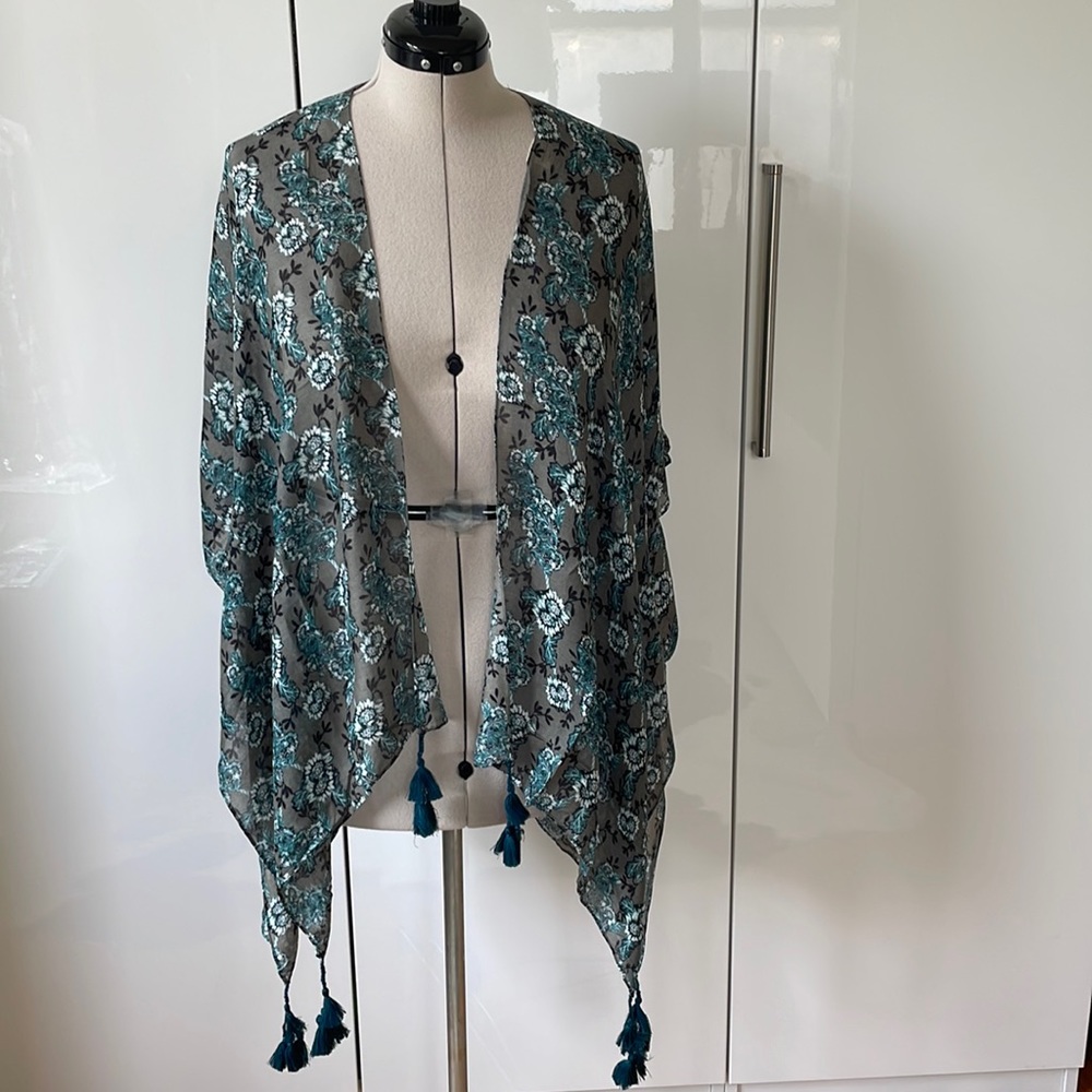 QUAGGA GREEN LABEL Wrap in Gray/Green/White One Size NWT